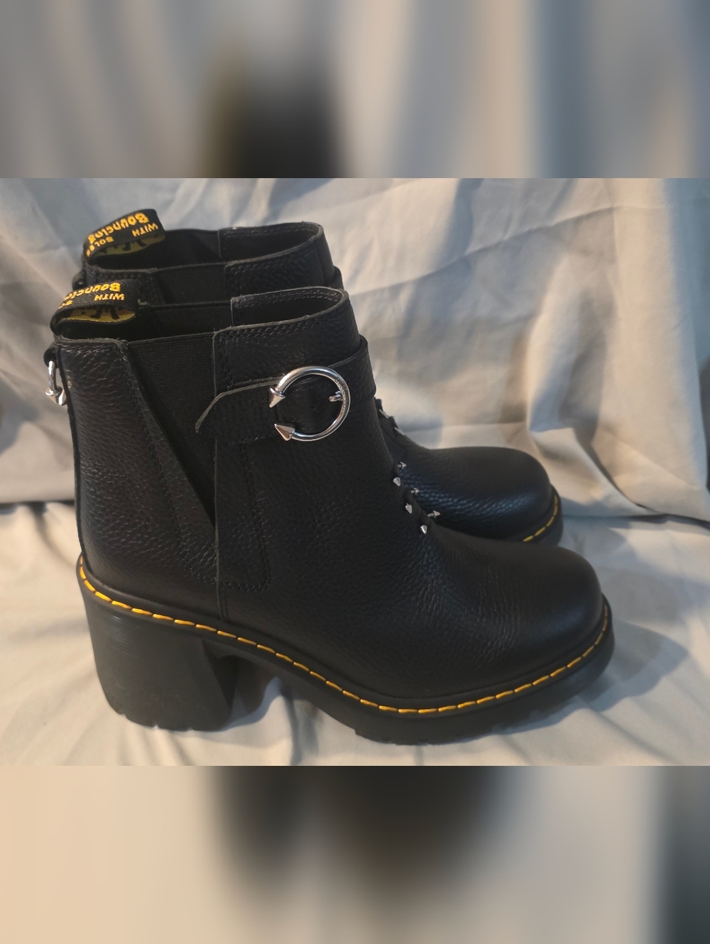 Dr. Martens Spence HDW Boots Black Leather Piercing Women SZ 11 NWOB Defect